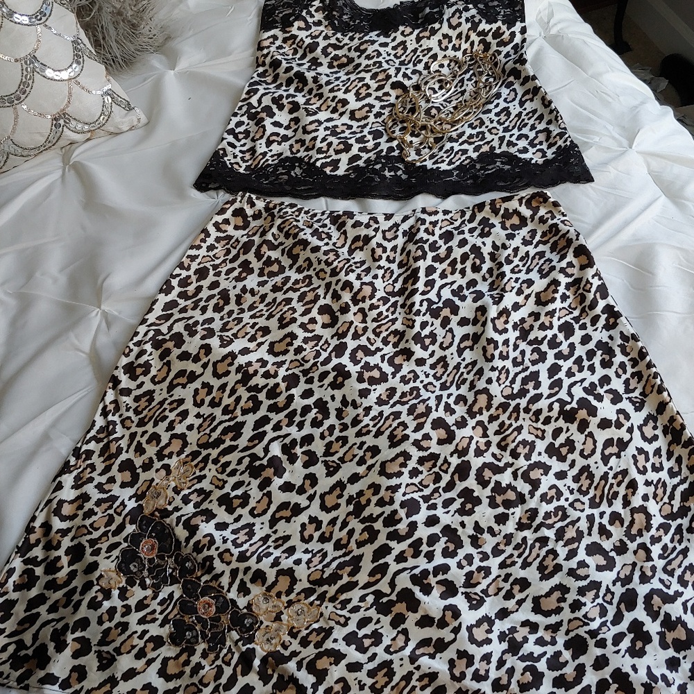 Brand new New York and Company Skirt Set